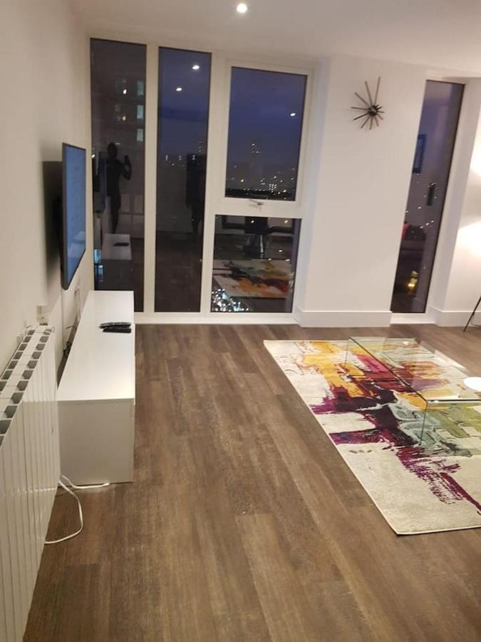 High View Two Bedroom Apartment In Woolwich Лондон Екстериор снимка