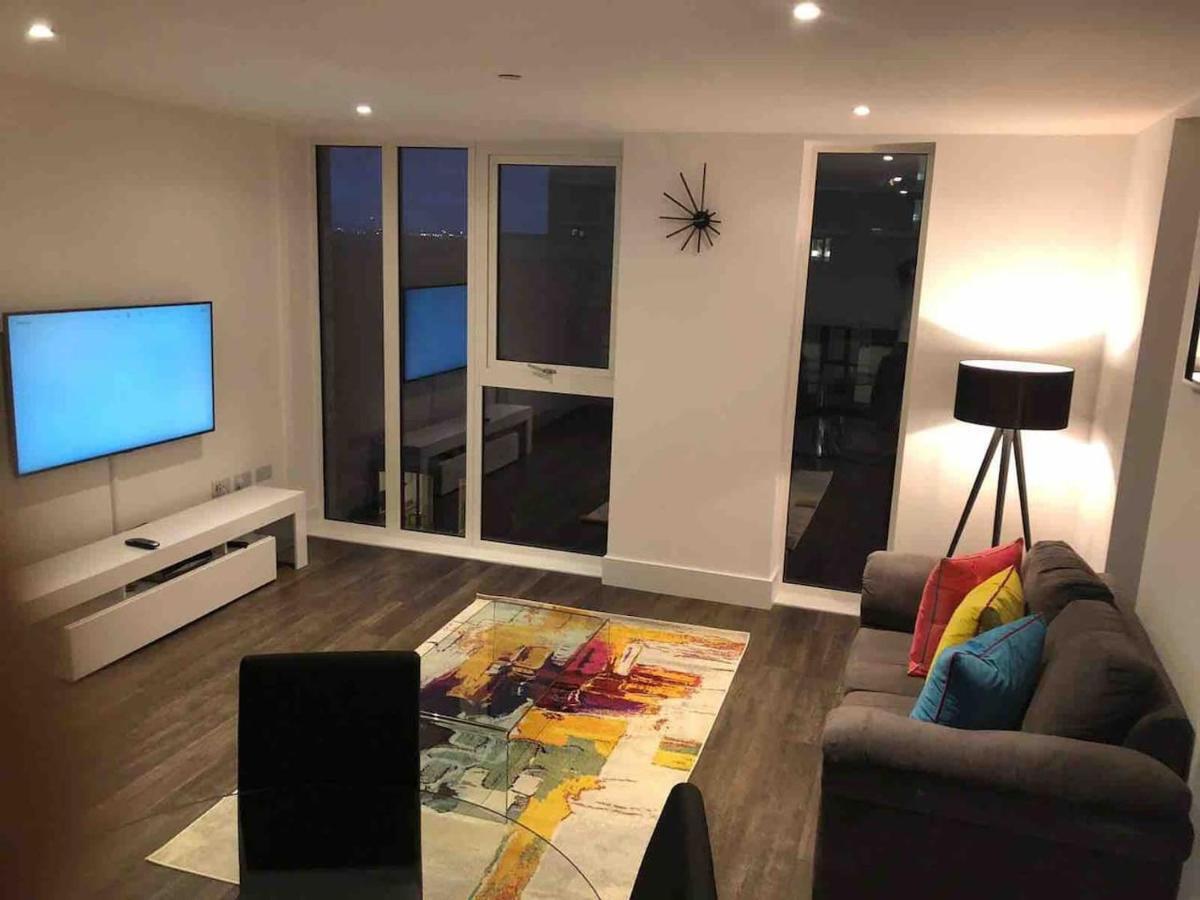 High View Two Bedroom Apartment In Woolwich Лондон Екстериор снимка