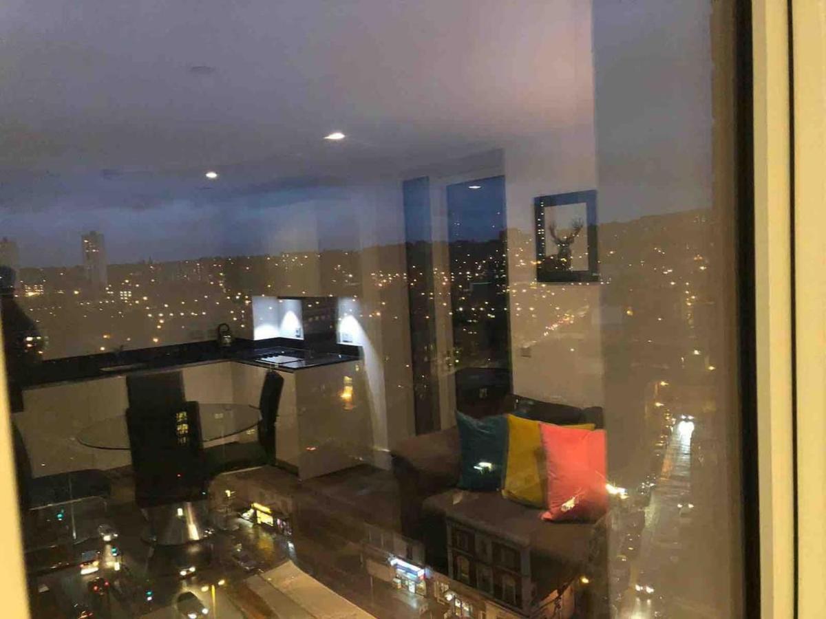 High View Two Bedroom Apartment In Woolwich Лондон Екстериор снимка