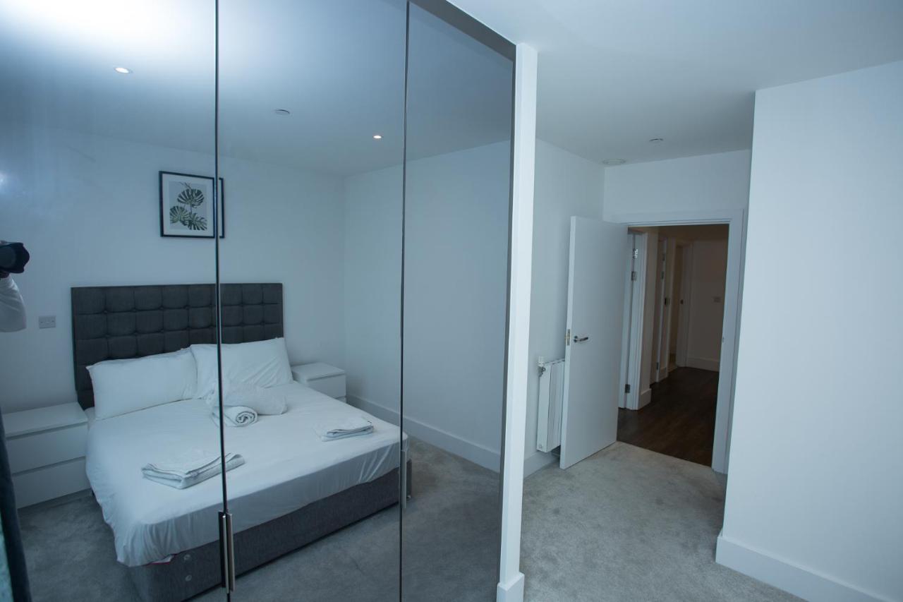 High View Two Bedroom Apartment In Woolwich Лондон Екстериор снимка