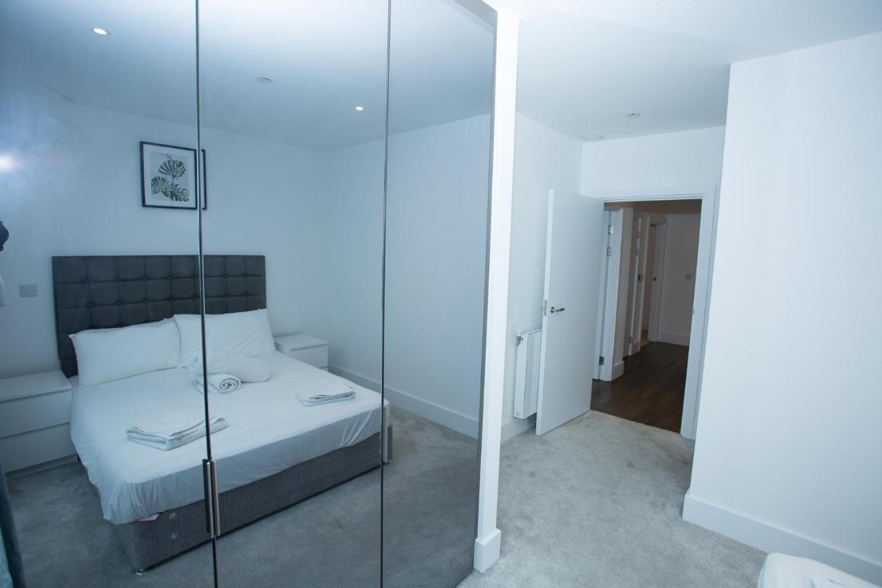 High View Two Bedroom Apartment In Woolwich Лондон Екстериор снимка