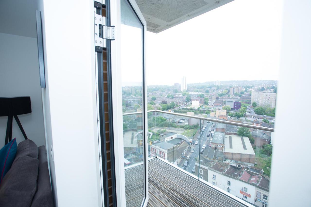 High View Two Bedroom Apartment In Woolwich Лондон Екстериор снимка