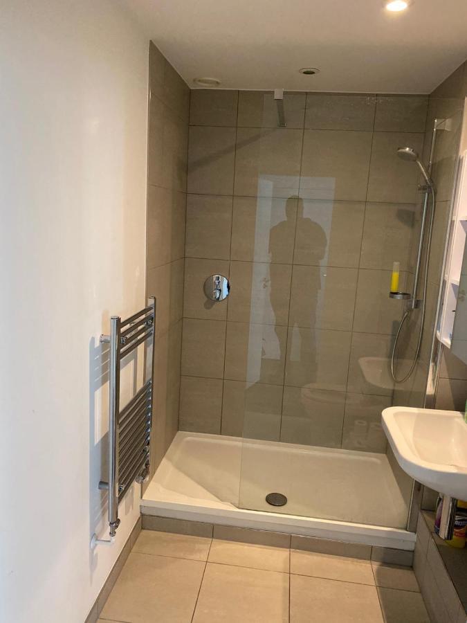 High View Two Bedroom Apartment In Woolwich Лондон Екстериор снимка