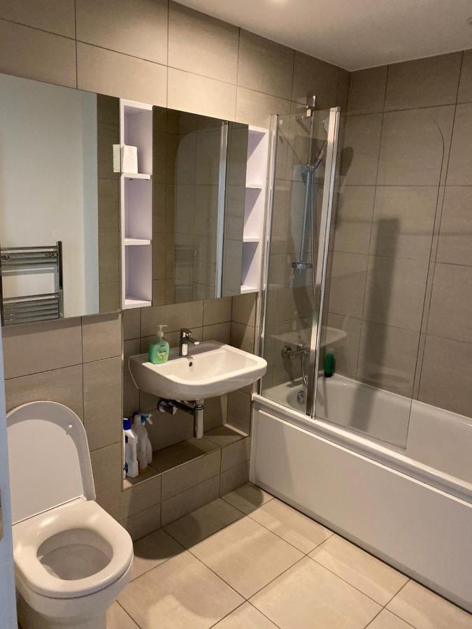 High View Two Bedroom Apartment In Woolwich Лондон Екстериор снимка